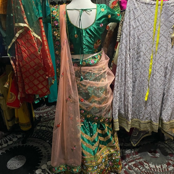 Lehenga - Picture 2 of 6